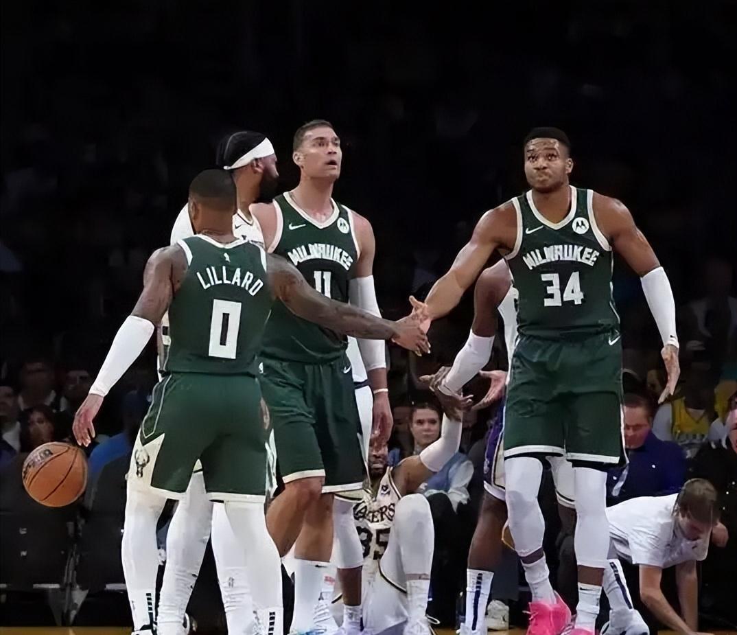 开云体育入口-灰熊鏖战雄鹿B队，字母哥制霸全场