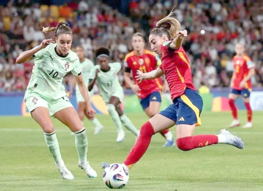 包含震撼比赛！欧洲杯揭幕之战加料曝光的词条