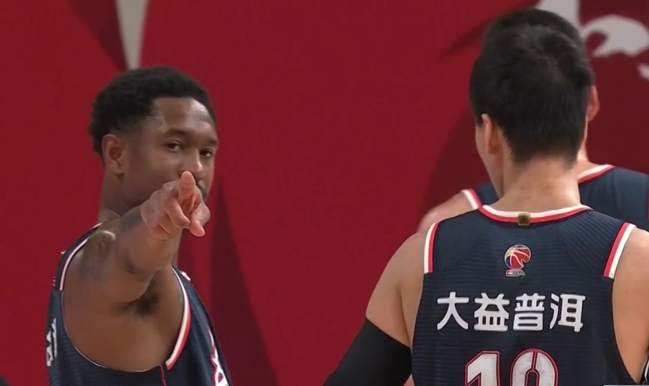 贵州队在比拼中表现出众,成功晋级下一轮! 贵州队在比拼中表现出众,成功晋级下一轮!