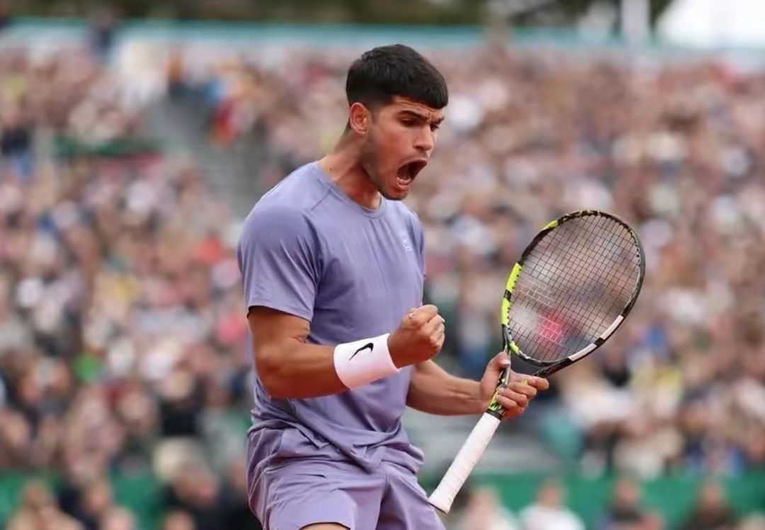 包含美国网球队鏖战意大利网球队，克耶高斯打破历史纪录的词条