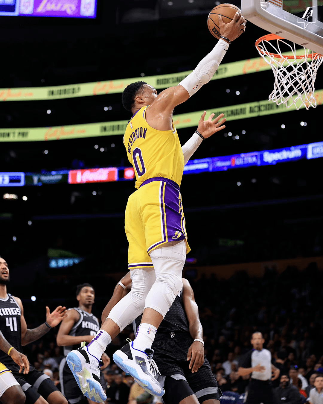 包含魔术险胜掘金，福克斯绝境逆转的词条