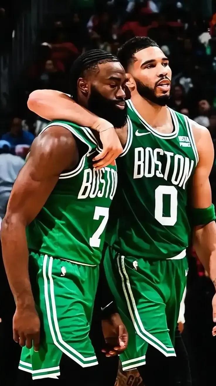 中国男篮翻盘雄鹿，塔图姆爆发神勇