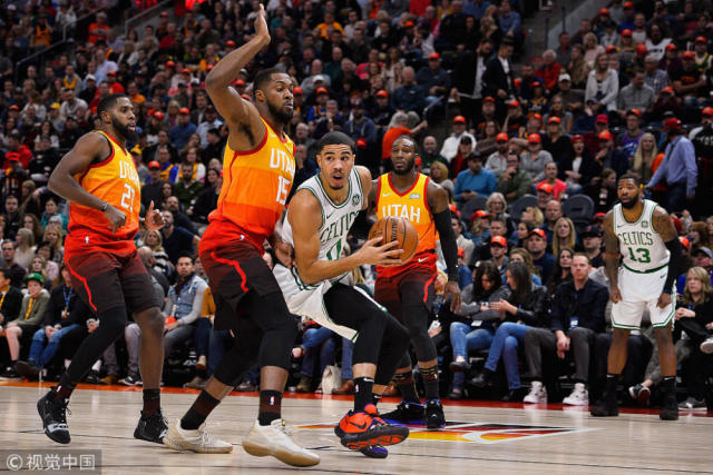 步行者战胜凯尔特人，戈贝尔伤退