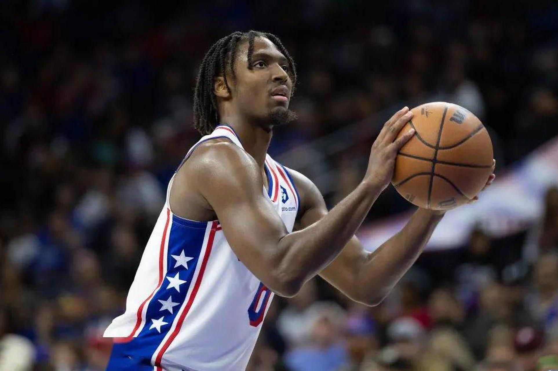 包含人客场击败猛龙，战绩逐渐攀升的词条