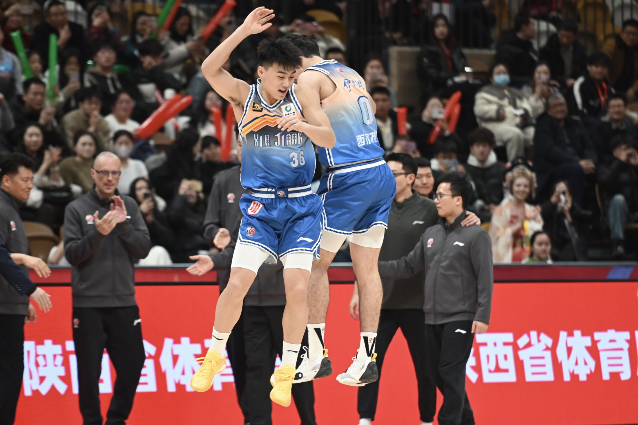 关于山东英大将对阵新疆飞虎进行激烈比赛的信息