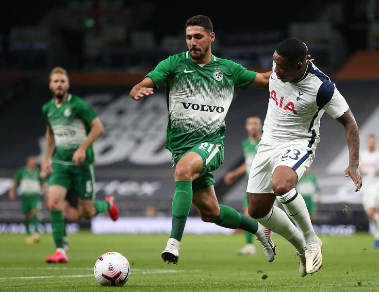 包含火爆赛场！欧预赛球队连战连捷创佳绩的词条