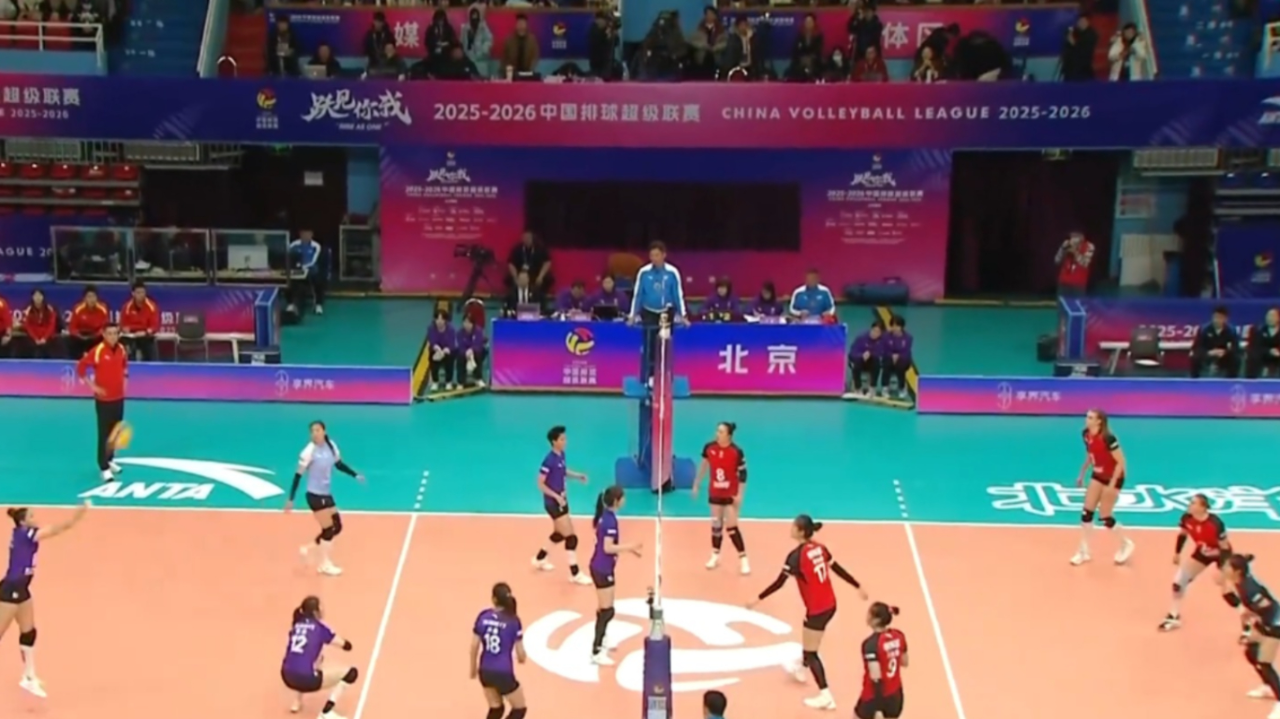 天津队完胜勇士，库里关键制胜