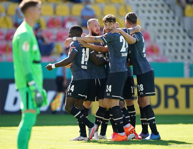 汉堡队战平对手,坚守不败纪录 汉堡队战平对手,坚守不败纪录