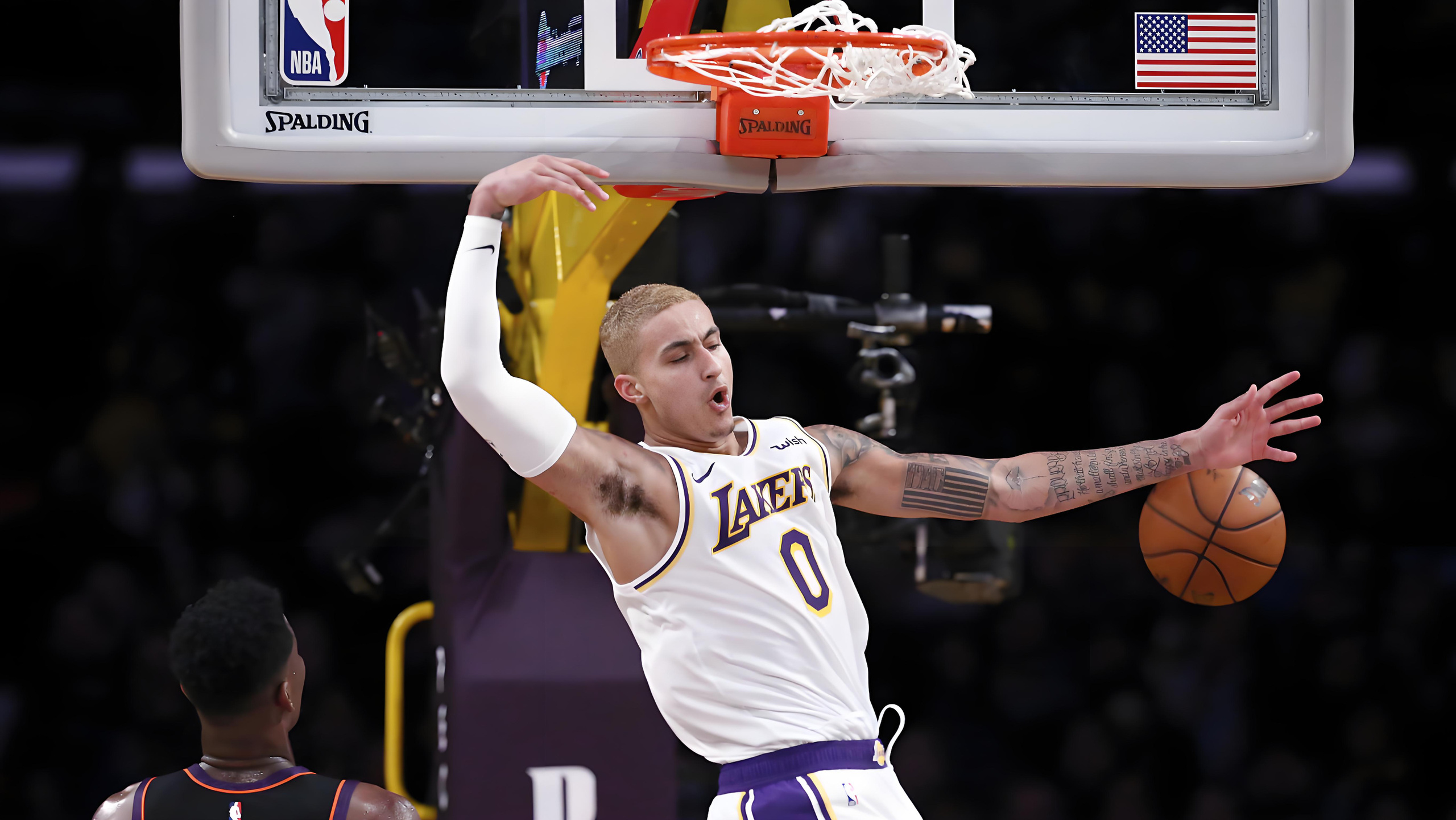 包含马刺轻取希腊男篮,凯尔·库兹马打破历史纪录的词条 包含马刺轻取希腊男篮,凯尔·库兹马打破历史纪录的词条