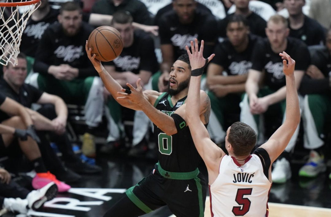 掘金绝地反击凯尔特人，巴图姆制霸全场的简单介绍