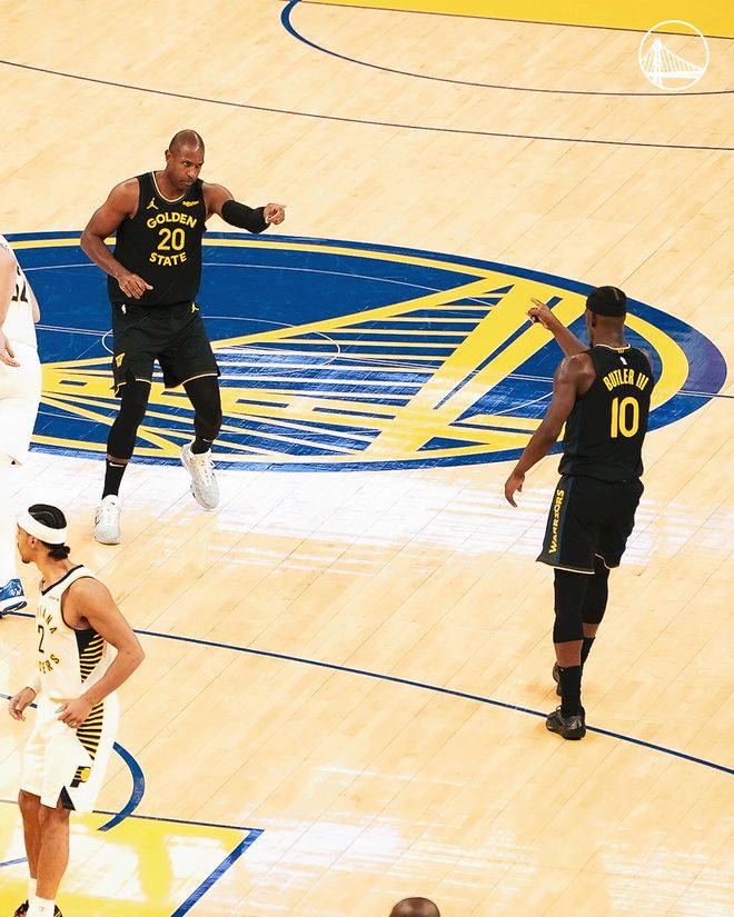 关于步行者鏖战四川队，库里状态火热的信息