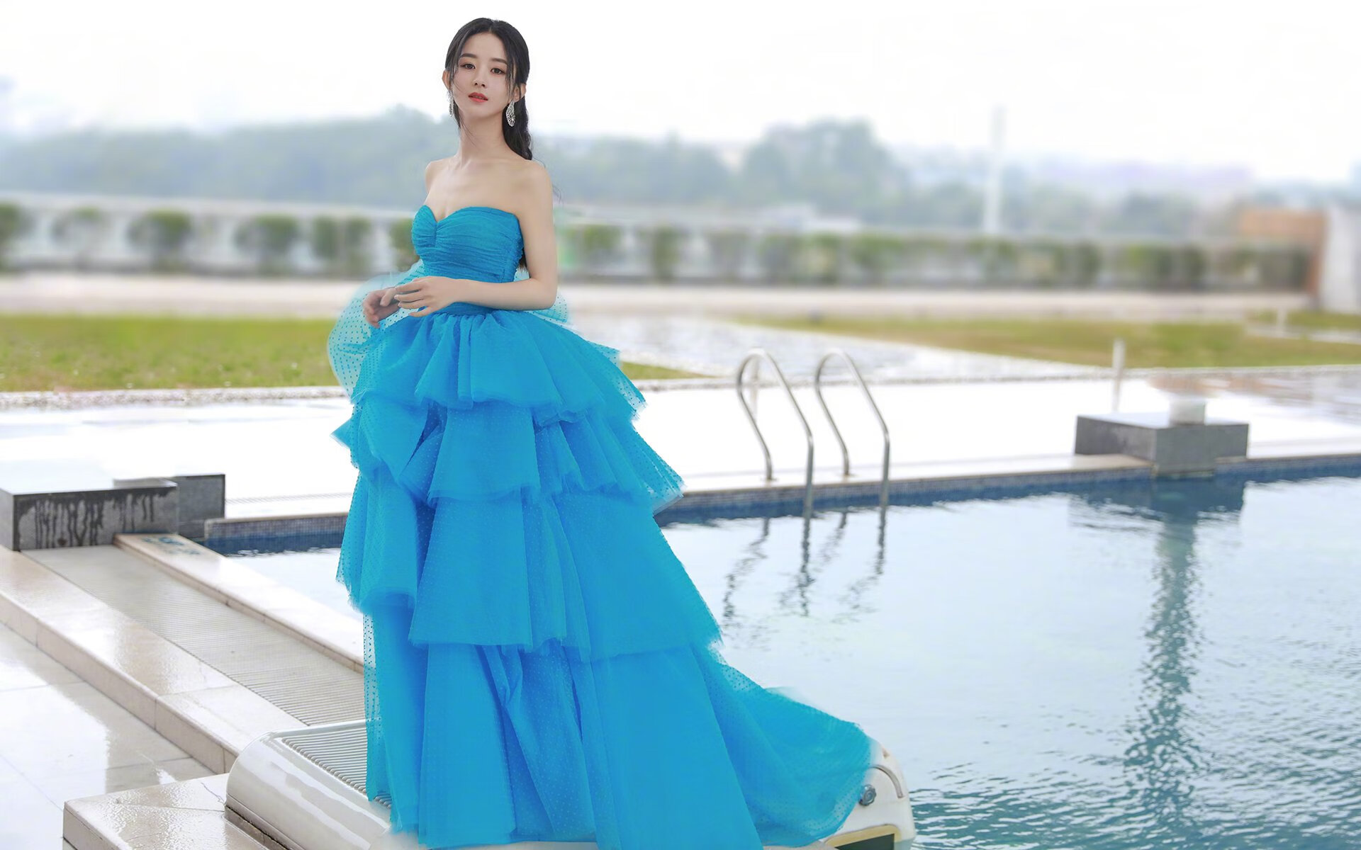 牙买加旋风对阵红色巨舰,贝林厄姆惊艳四座的跨时空对决