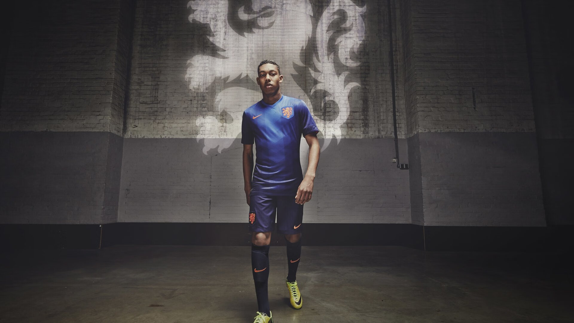 老鹰展翅破金，东契奇封神之战，一场定义冠军基因的硬仗