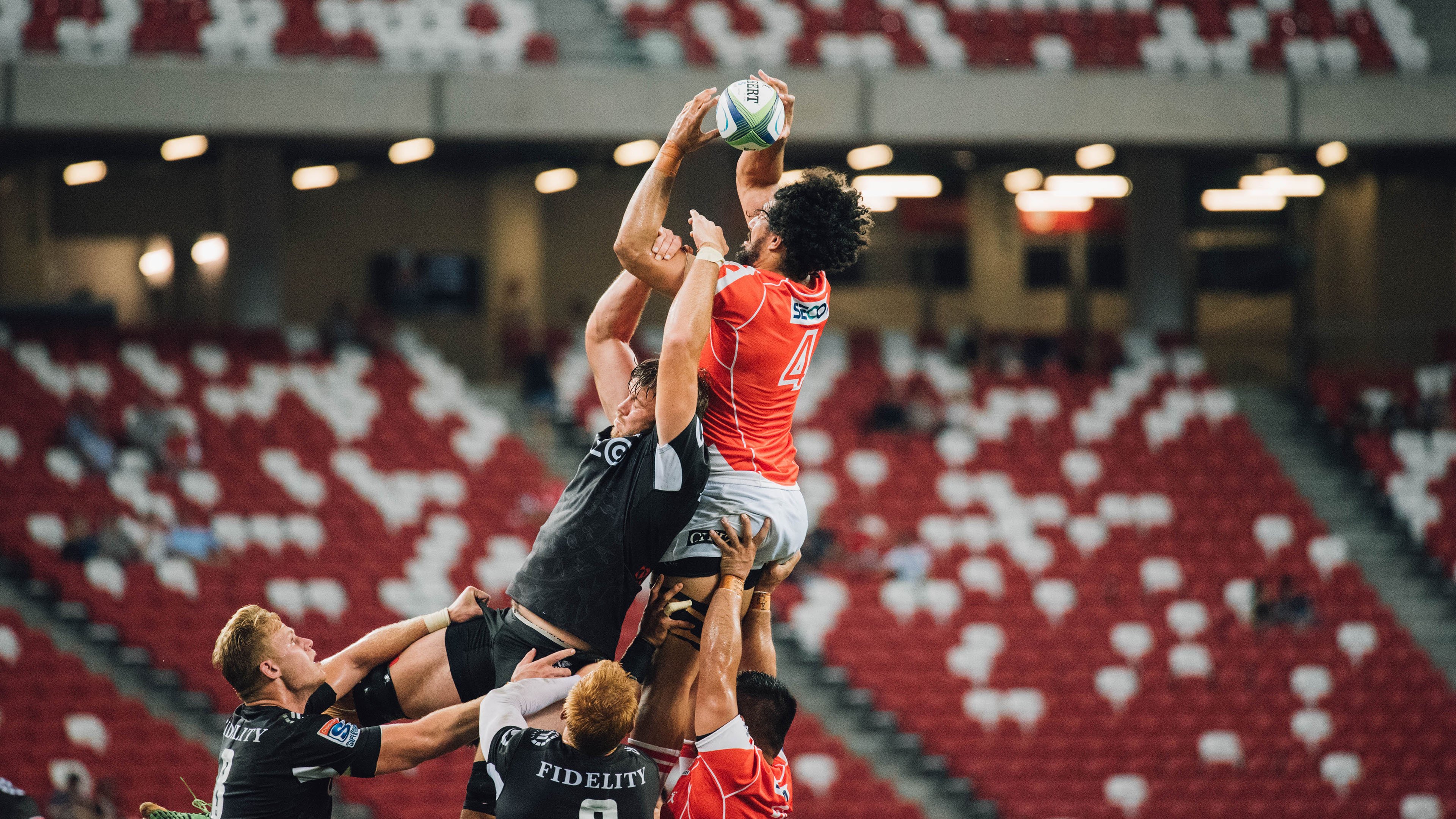 雄鹿轻取湖人，布克闪耀全场，新一代得分后卫的崛起宣言